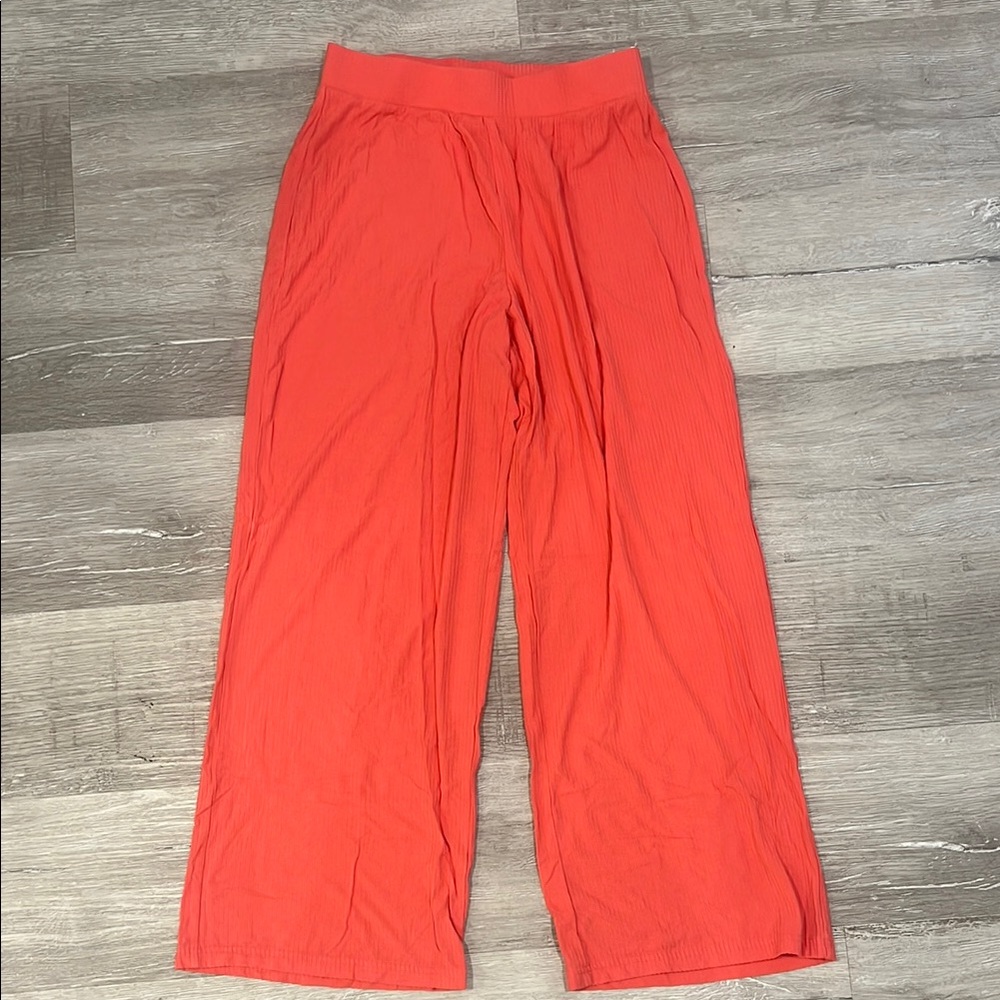 Old Navy Bright Coral Pleated Capri Pants
